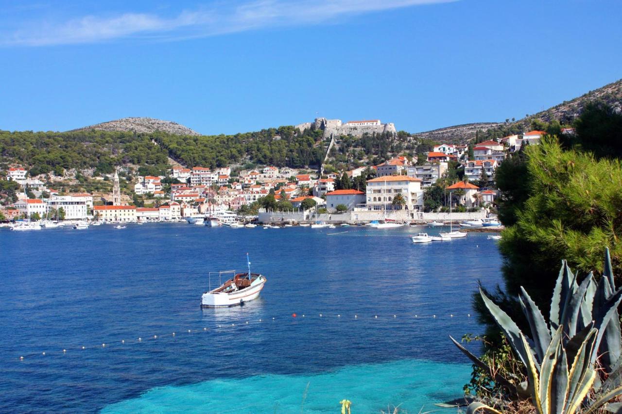 Apartments And Rooms With Parking Space Hvar - 15378 ฮวาร์ ภายนอก รูปภาพ