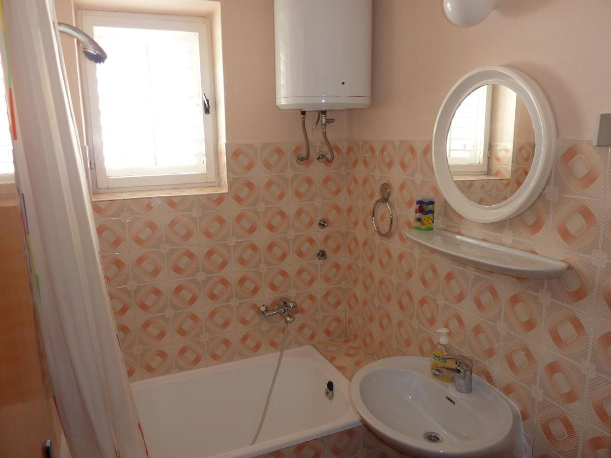 Apartments And Rooms With Parking Space Hvar - 15378 ฮวาร์ ภายนอก รูปภาพ