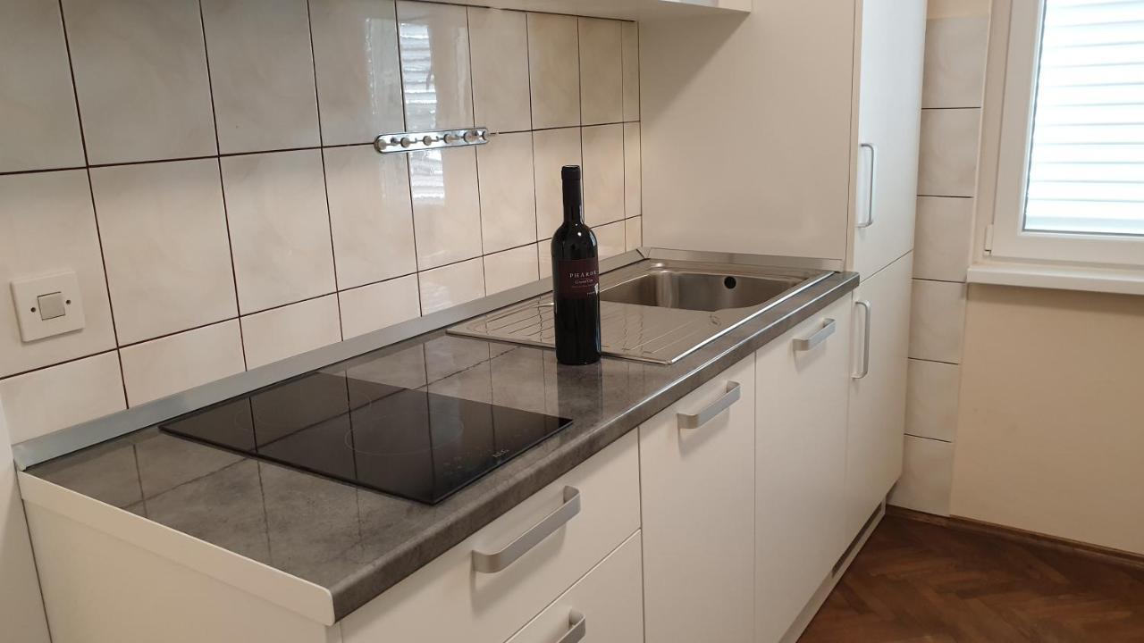 Apartments And Rooms With Parking Space Hvar - 15378 ฮวาร์ ภายนอก รูปภาพ